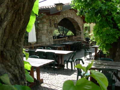 Why not enjoy the nice grounds that many have Why not enjoy the nice grounds that many have