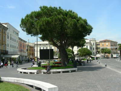 Town centre by lakeside road