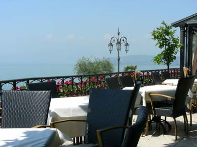 There's lots of great places to eat by the lake. There's lots of great places to eat by the lake.