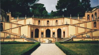 Lovely walled gardens Lovely walled gardens