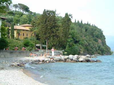 A small beach in the Manerba area