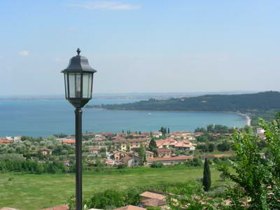 View down from the town to the egde of Padenghe.