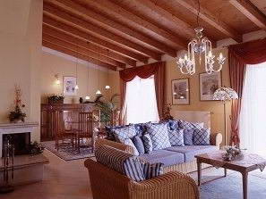 Lounge area in the Piccola Italia residence, near Tremosine