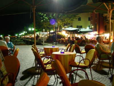 At the town of Garda you can often enjoy live music while you dine outside in the evenings