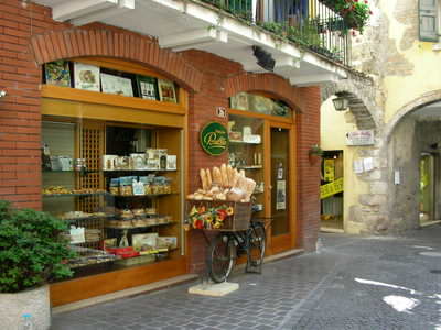 Local food shop at Garda
