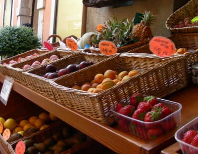You'll find lots of fruit around the towns You'll find lots of fruit around the towns