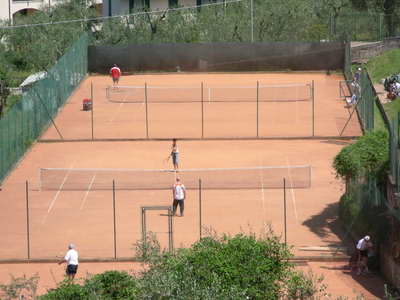 3 tennis courts in Malcesine