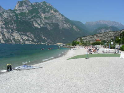 Many a surf has started from the beach at Torbole! Many a surf has started from the beach at Torbole!